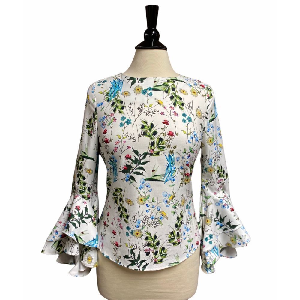 Gracia Floral Bell Sleeve Blouse Size Small NWOT